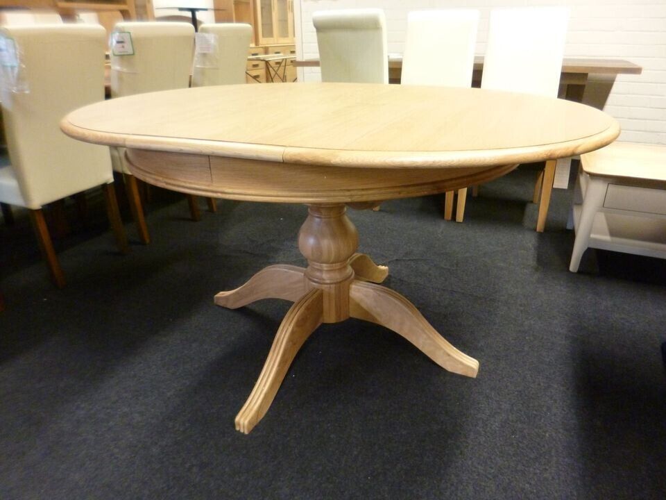 New Chunky Light Oak Round Extension Dining Table *Furniture Village