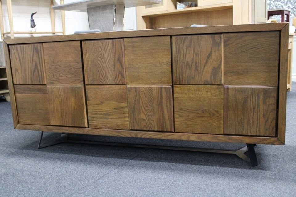 New Large Contemporary Solid Mid Oiled Oak 3 Door Sideboard *Furniture Store* - Image 4