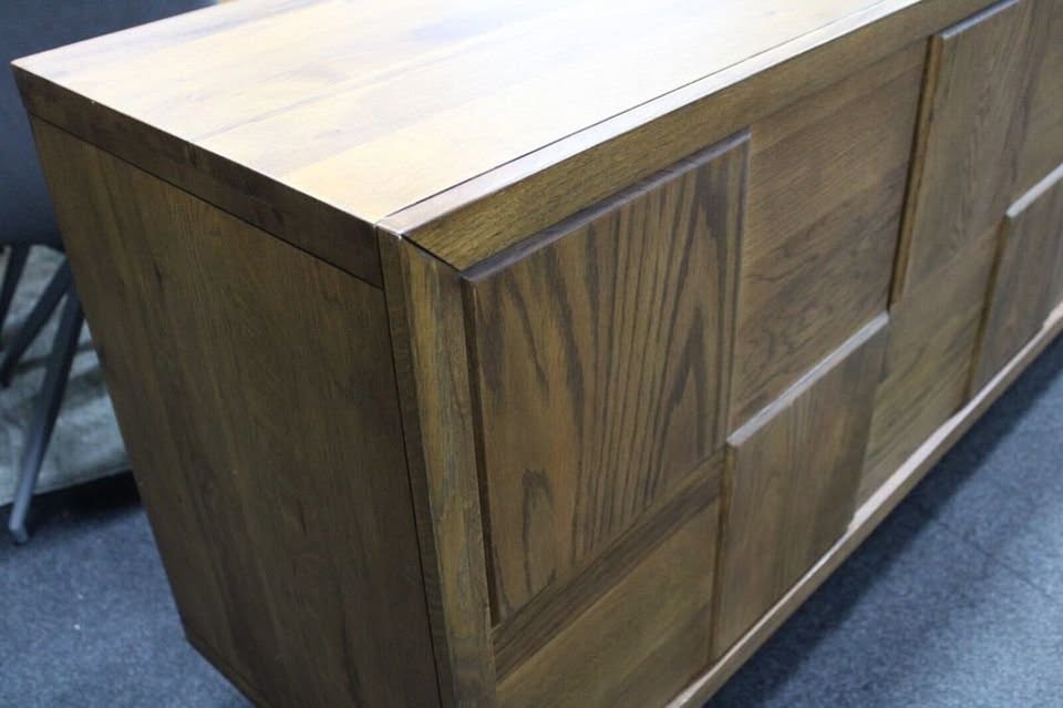 New Large Contemporary Solid Mid Oiled Oak 3 Door Sideboard *Furniture Store* - Image 5